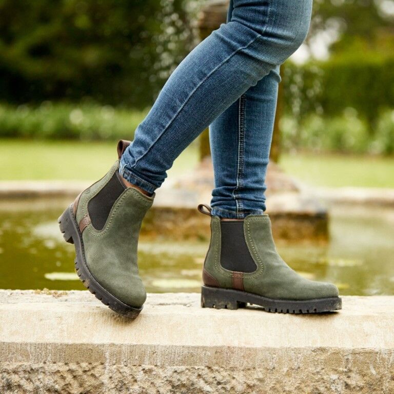 Ariat Women's Wexford Lug Waterproof Chelsea Boot in Forest Night