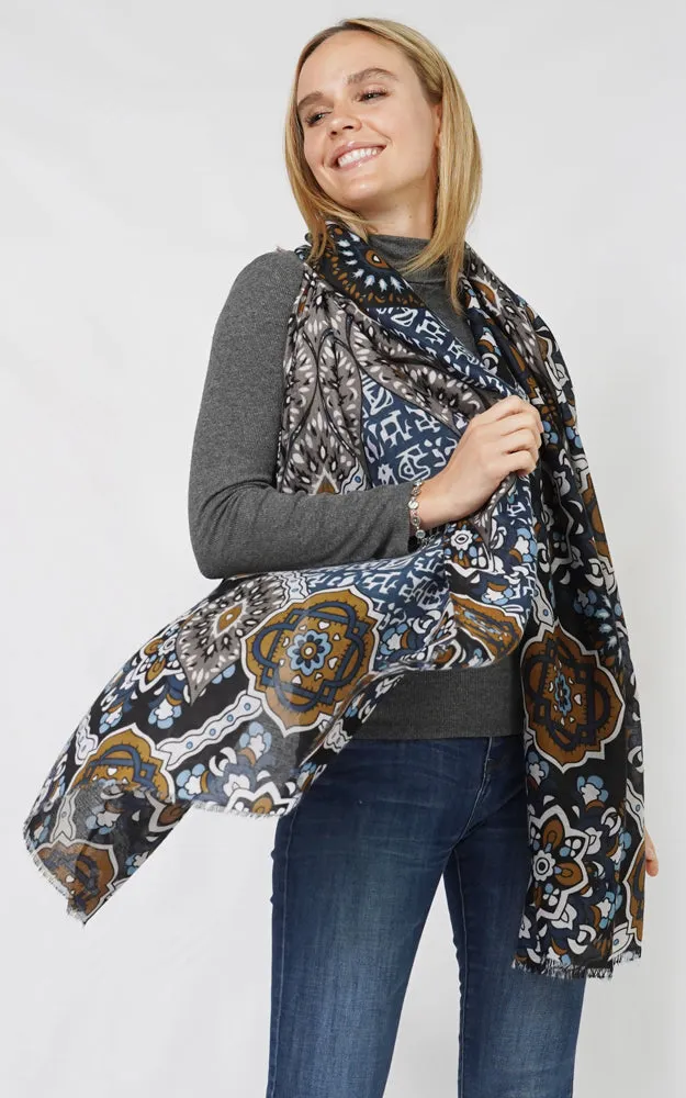 ESC10916 ABSTRACT PRINT SCARF