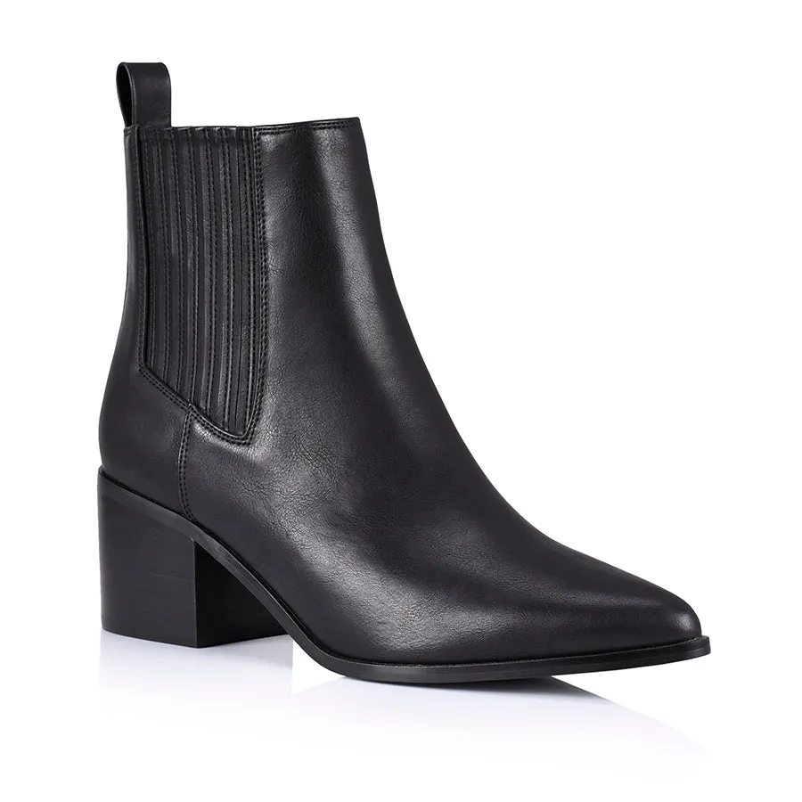 Fillipin Chelsea Ankle Boots - Black Softee