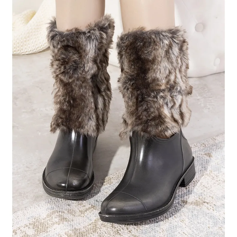 Gray galoshes with fur from Corrales grey