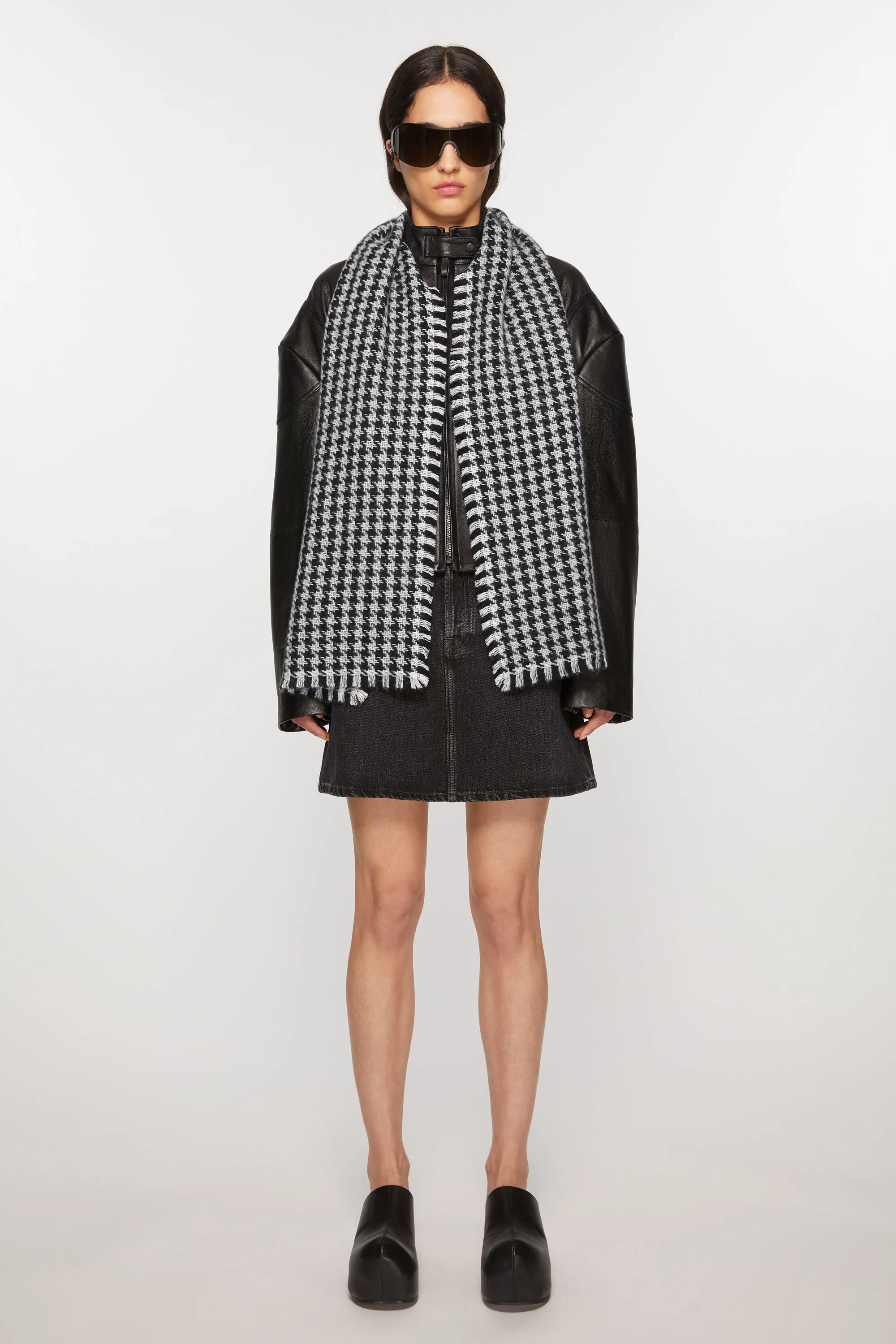 Houndstooth scarf