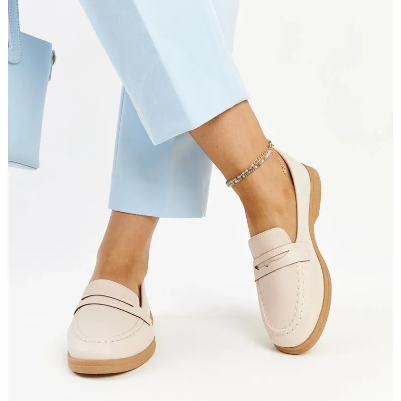 Light beige classic Nawrah moccasins