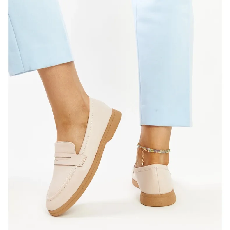 Light beige classic Nawrah moccasins