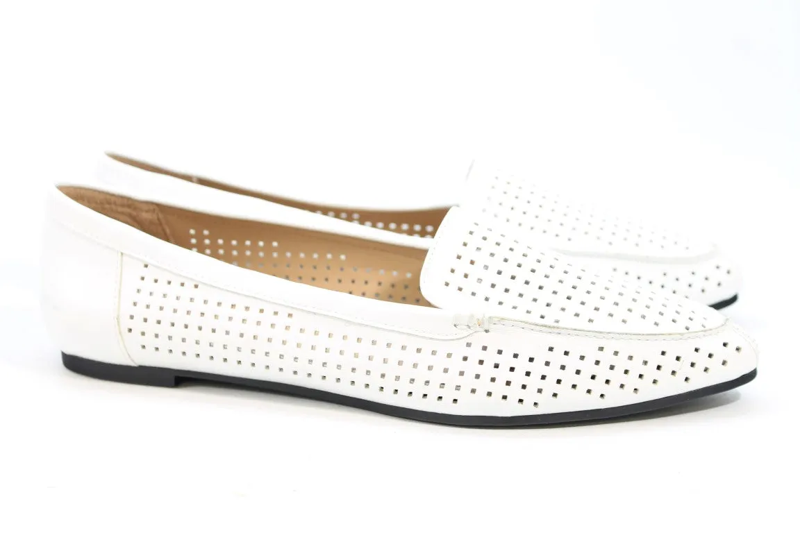 Me Too Alma Women's White Loafers 9.5M(ZAP14673)