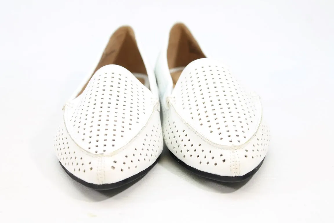 Me Too Alma Women's White Loafers 9.5M(ZAP14673)