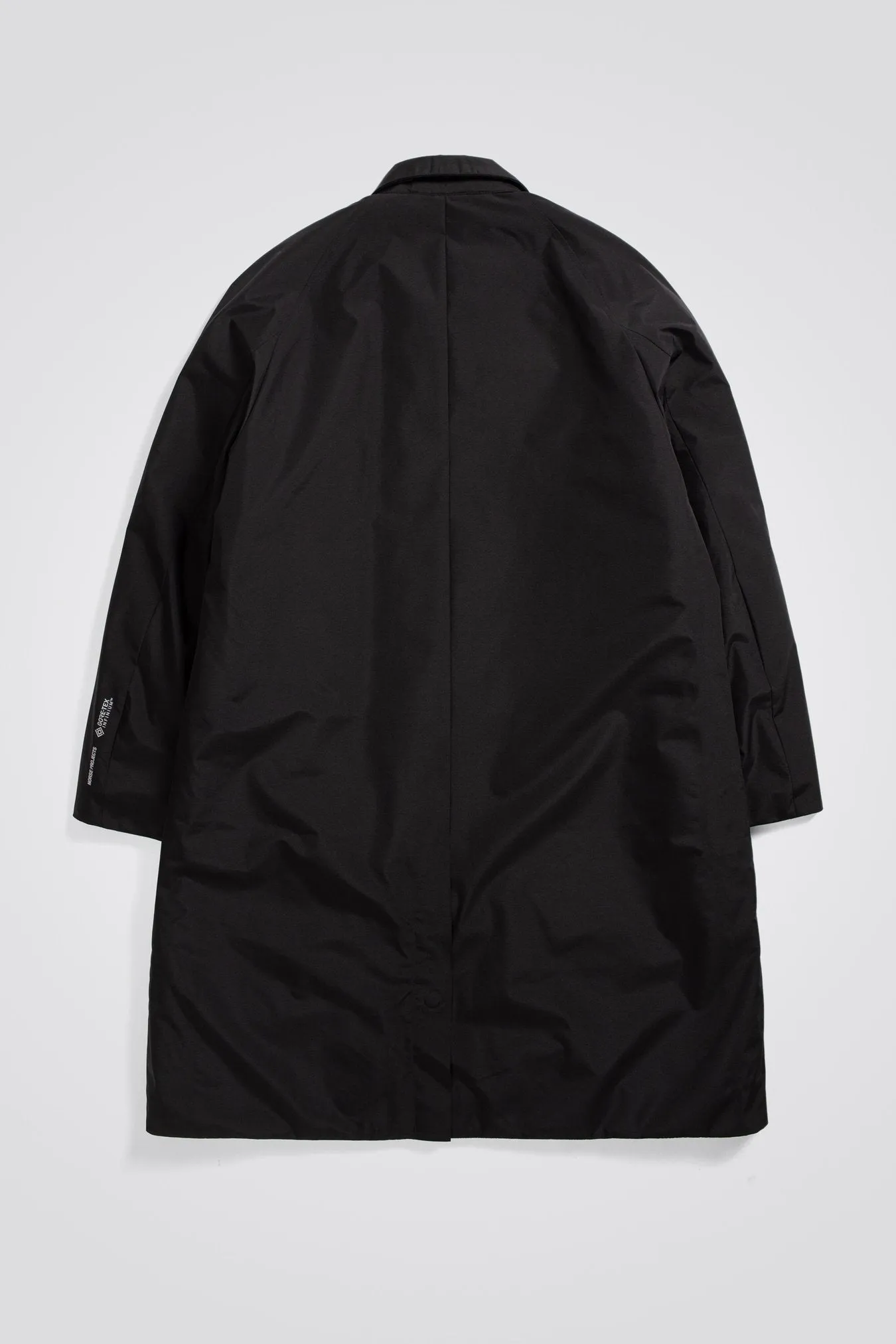 Norse Projects   Vargo Gore-Tex Infinium Raglan Mac Black