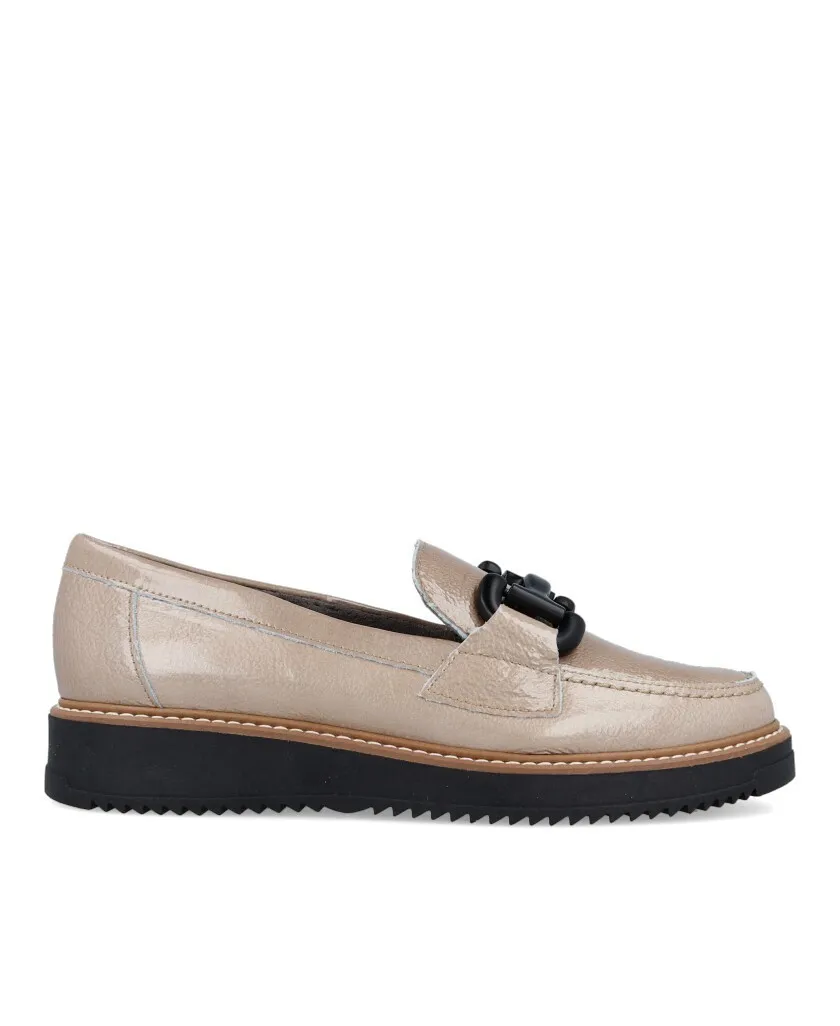 Pitillos 5392 Beige patent leather moccasins