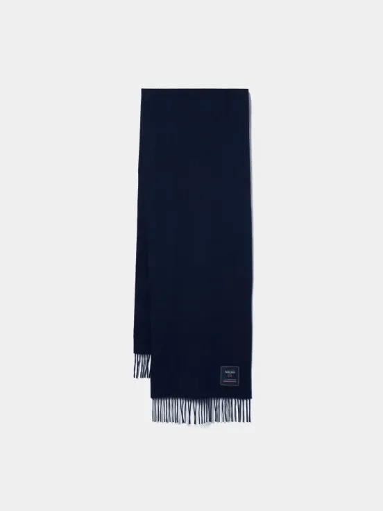 Wool scarf with fringes